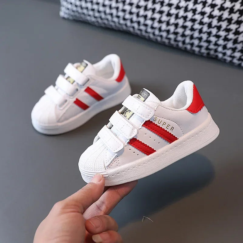 Baskets pour enfants enfants Design de mode blanc chaussures décontractées antidérapantes garçons filles crochet respirant baskets enfant en bas âge chaussures de plein air